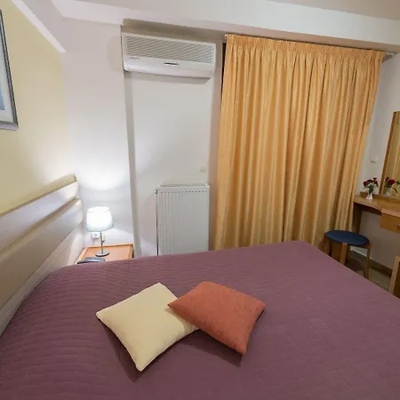 Hotel Poseidon Kamínia