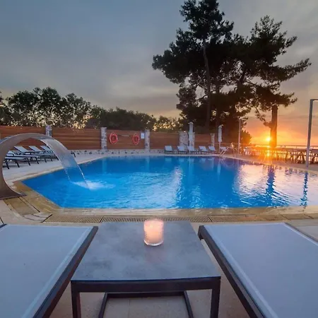 Poseidon 3* Kamínia
