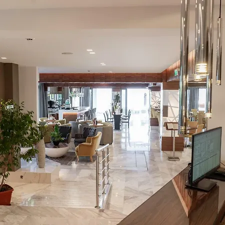 Poseidon Отель 3*