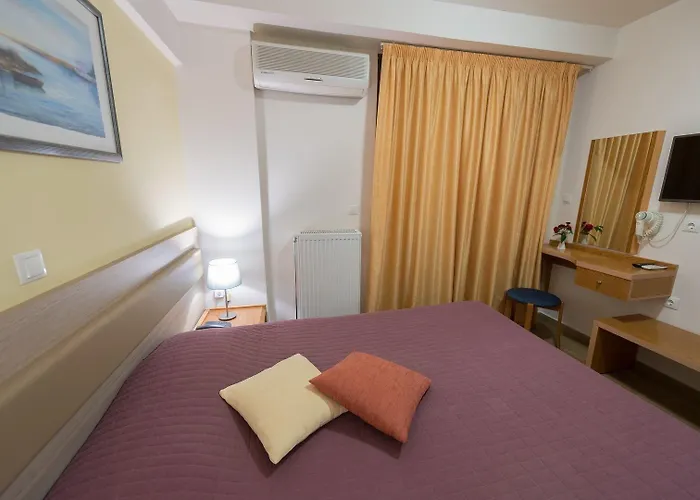 ホテル Poseidon Kamínia