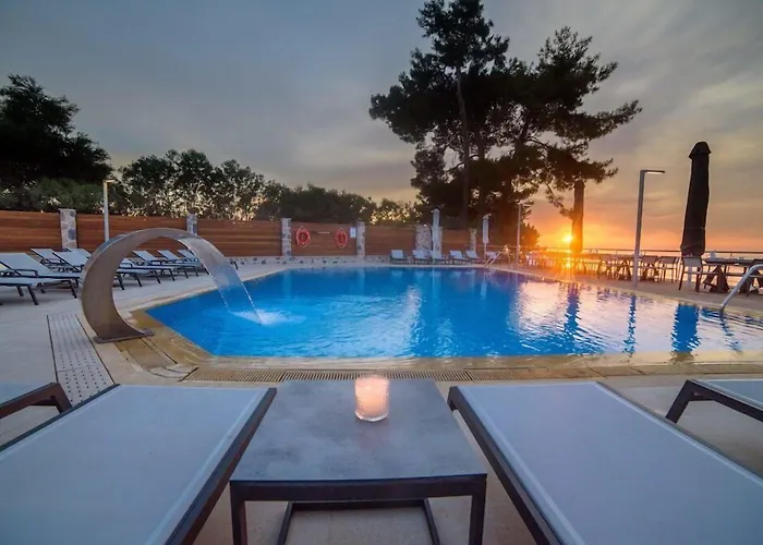 Poseidon 3* Kamínia